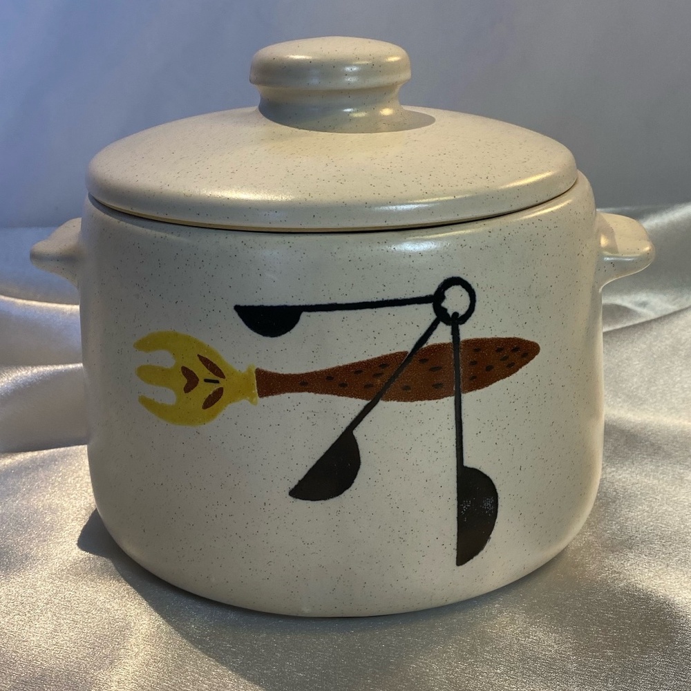 Vintage West Bend Stoneware Bean Pot with Lid – Atomic MCM Casserole USA